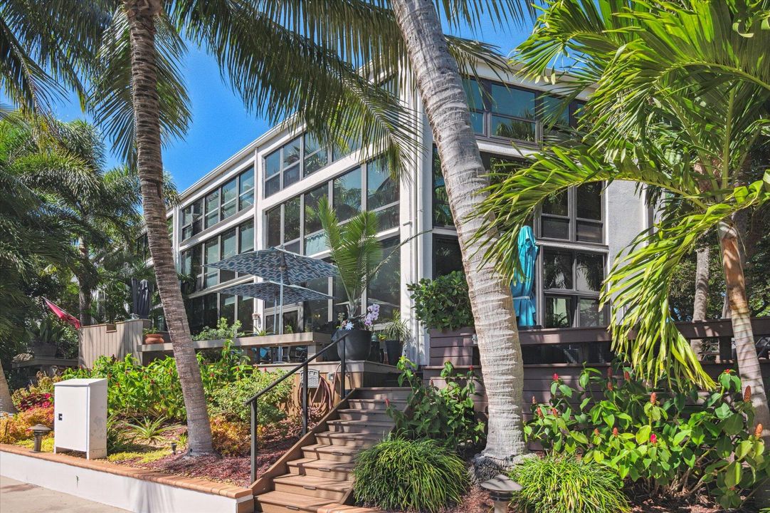 待售: $949,000 (2 贝兹, 2 浴室, 1625 平方英尺)