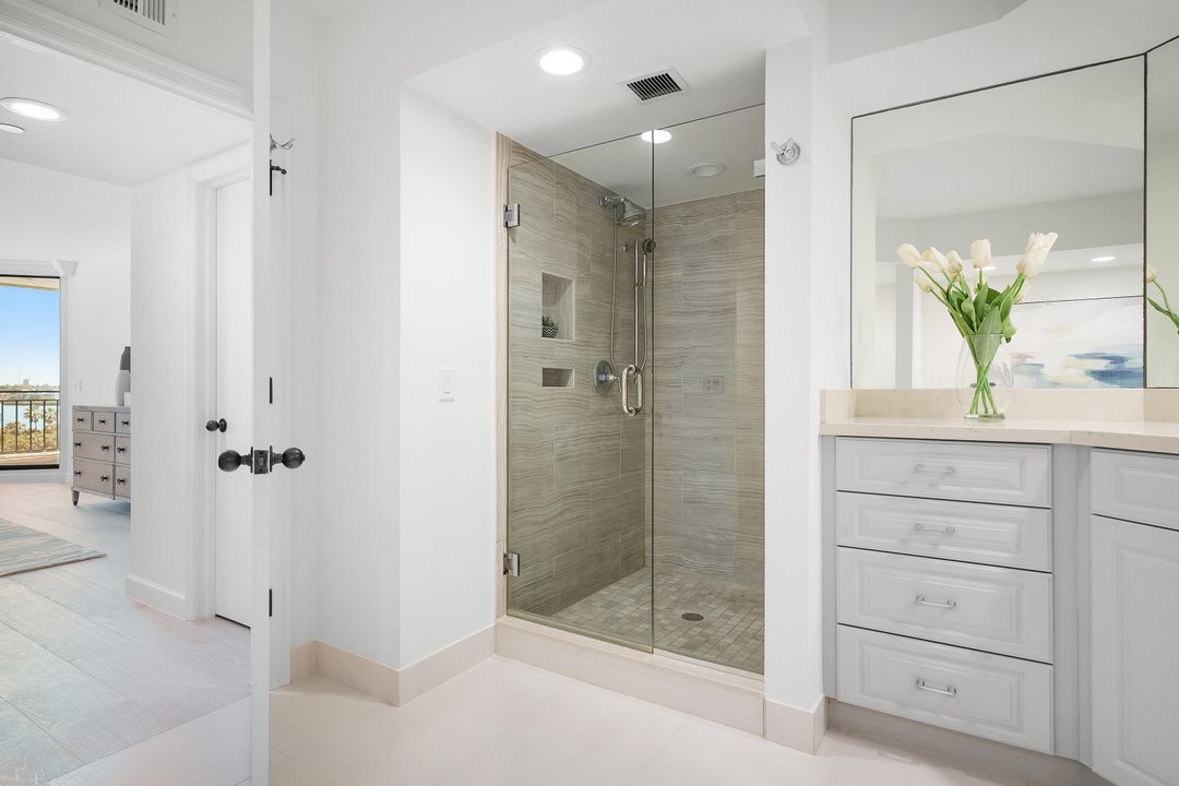 Activo con contrato: $1,949,000 (2 camas, 3 baños, 2676 Pies cuadrados)