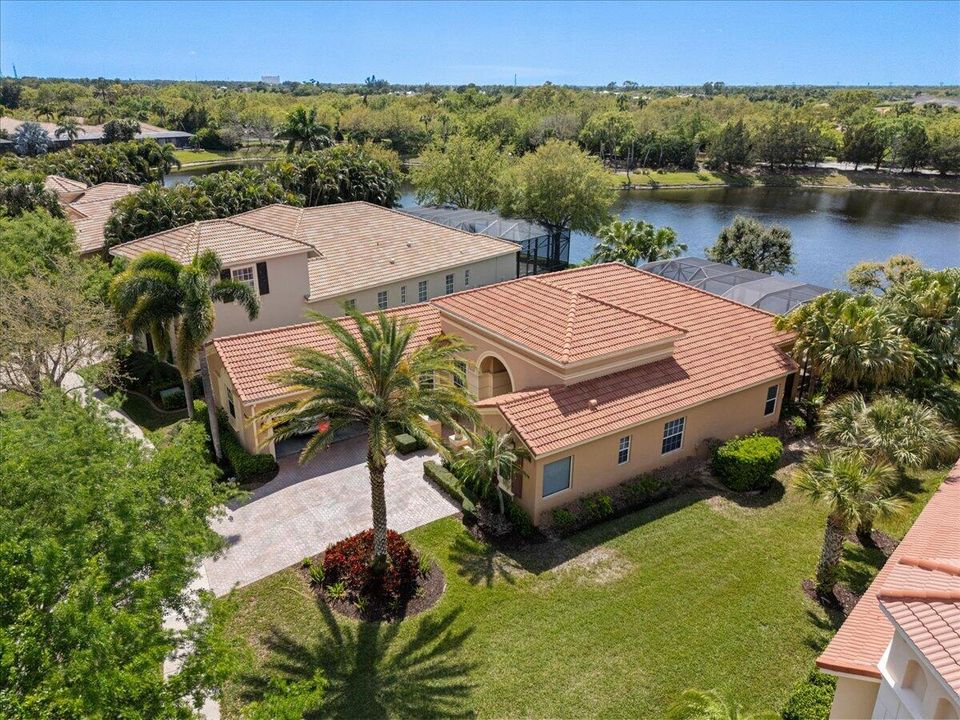 Active With Contract: $699,000 (4 beds, 3 baths, 2806 Square Feet)