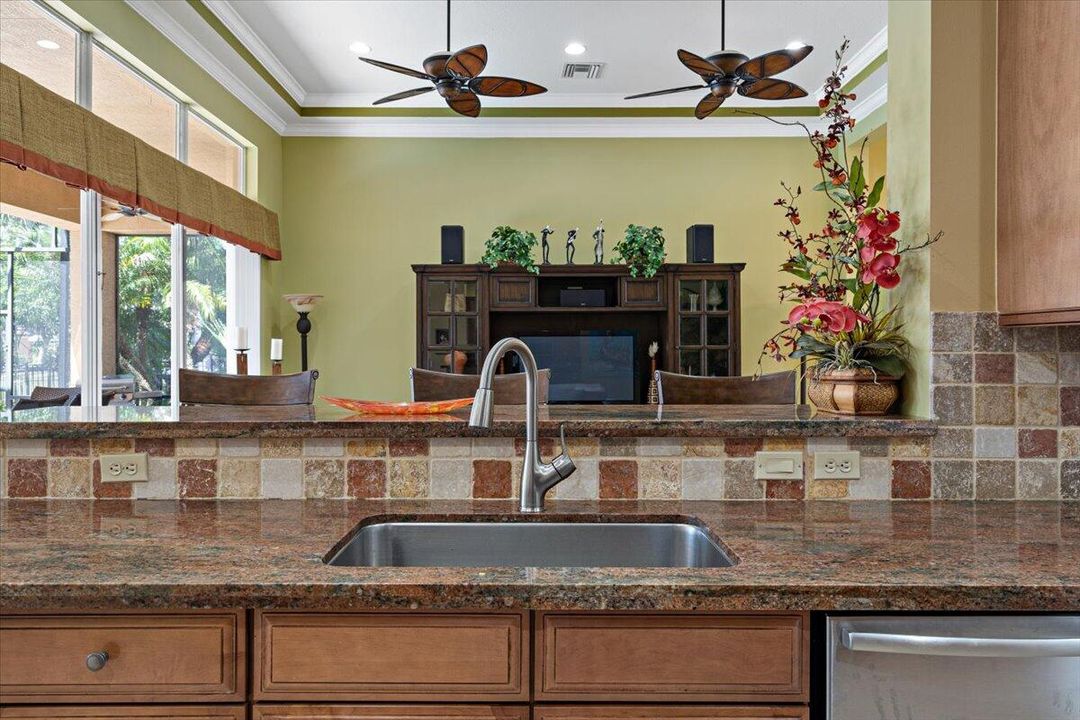 Active With Contract: $699,000 (4 beds, 3 baths, 2806 Square Feet)