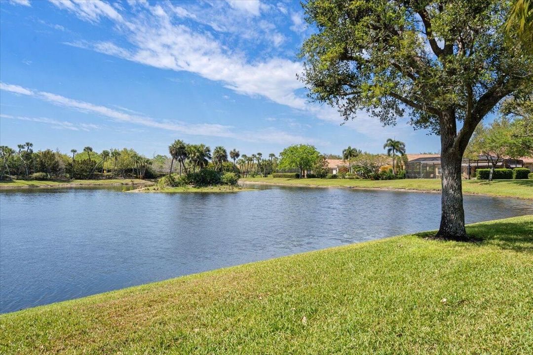 Active With Contract: $699,000 (4 beds, 3 baths, 2806 Square Feet)