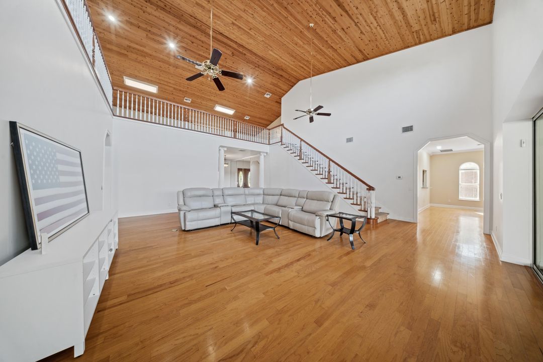 待售: $1,500,000 (4 贝兹, 4 浴室, 6572 平方英尺)