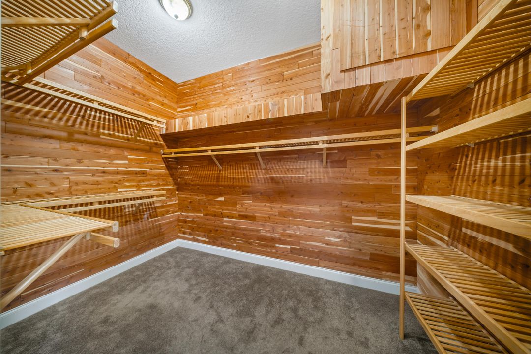 待售: $1,500,000 (4 贝兹, 4 浴室, 6572 平方英尺)