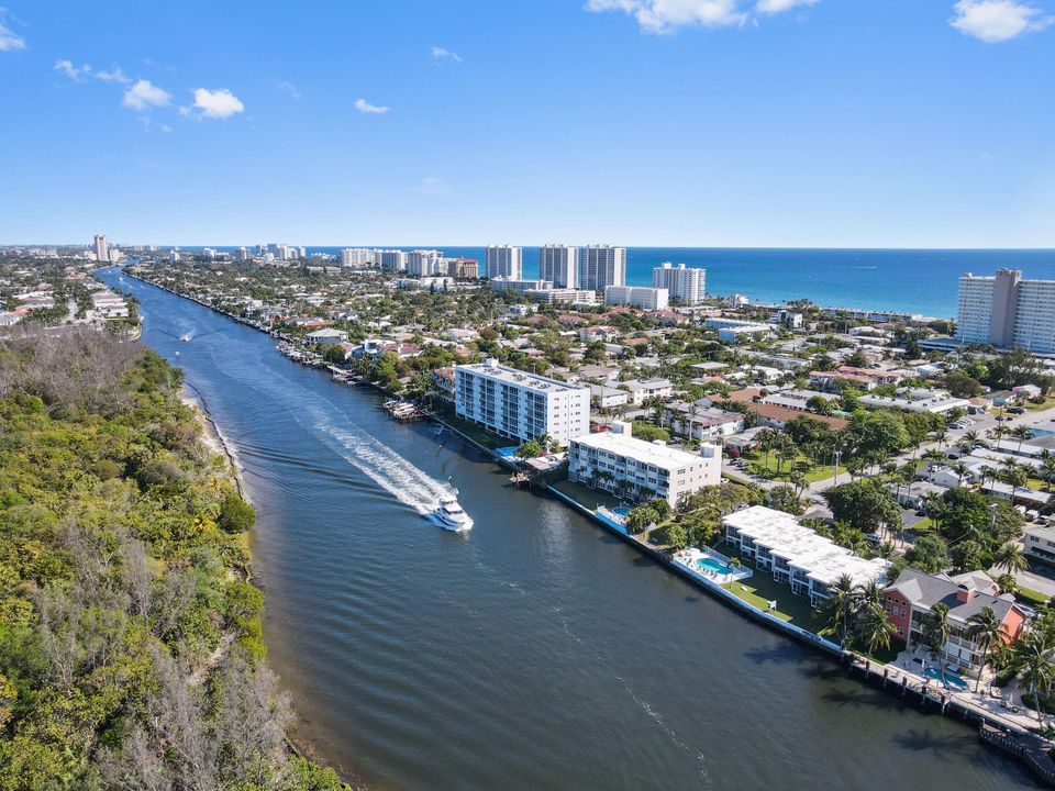 Active With Contract: $350,000 (2 beds, 2 baths, 950 Square Feet)