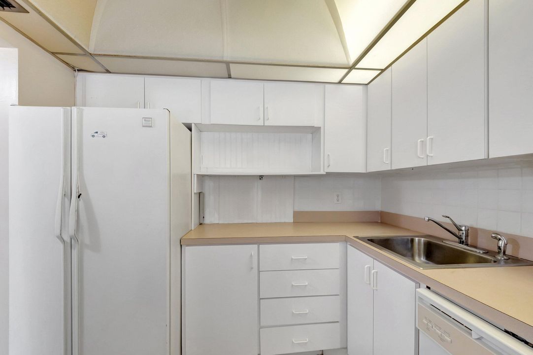 待售: $87,500 (2 贝兹, 2 浴室, 925 平方英尺)