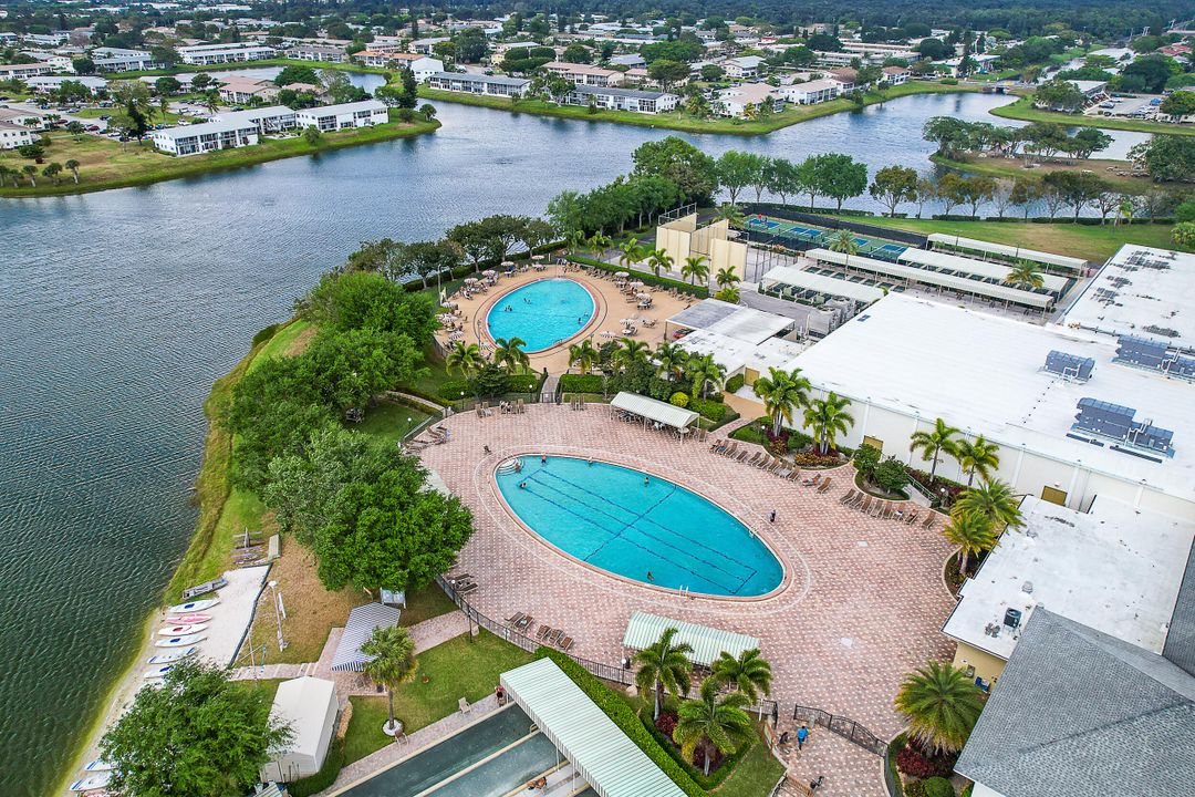 For Sale: $67,500 (1 beds, 1 baths, 570 Square Feet)