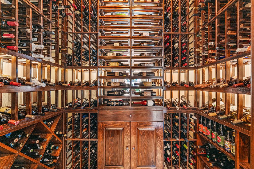 Activo con contrato: $17,500,000 (6 camas, 7 baños, 8870 Pies cuadrados)