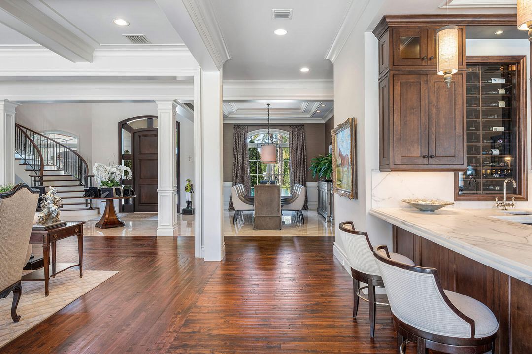 Activo con contrato: $17,500,000 (6 camas, 7 baños, 8870 Pies cuadrados)