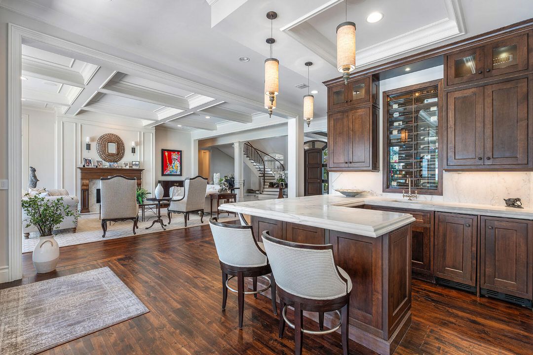 Activo con contrato: $17,500,000 (6 camas, 7 baños, 8870 Pies cuadrados)