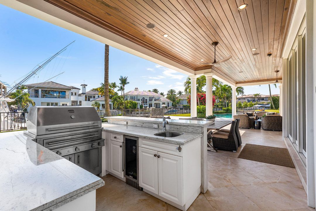 Activo con contrato: $17,500,000 (6 camas, 7 baños, 8870 Pies cuadrados)