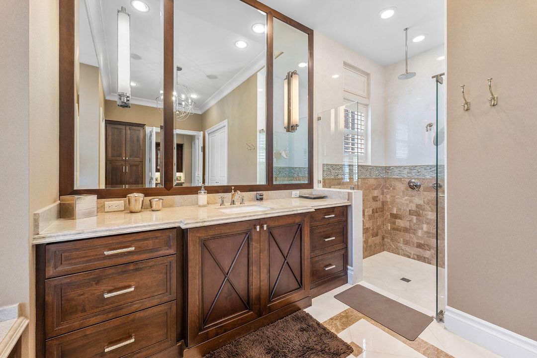 Activo con contrato: $17,500,000 (6 camas, 7 baños, 8870 Pies cuadrados)