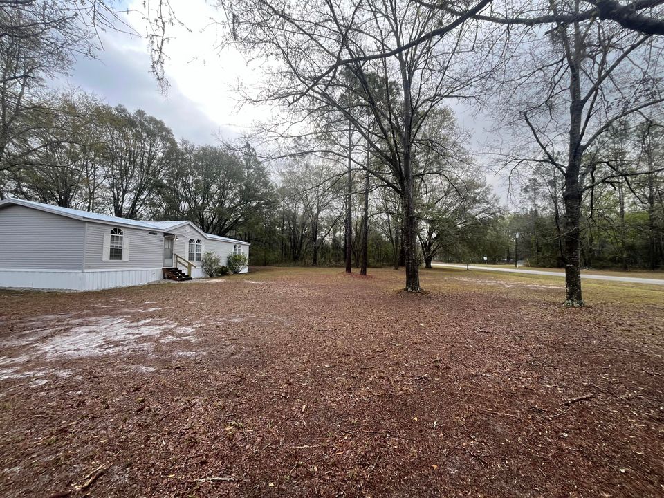 最近售出: $230,000 (3 贝兹, 2 浴室, 1566 平方英尺)