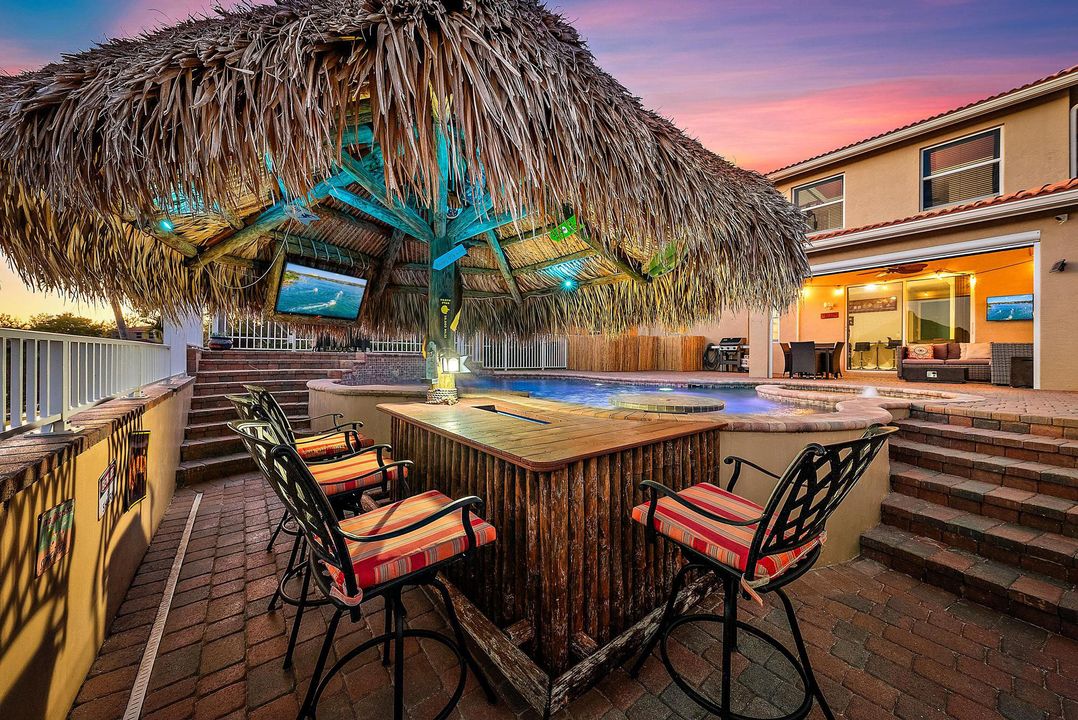 Недавно продано: $699,000 (4 спален, 2 ванн, 2100 Квадратных фут)