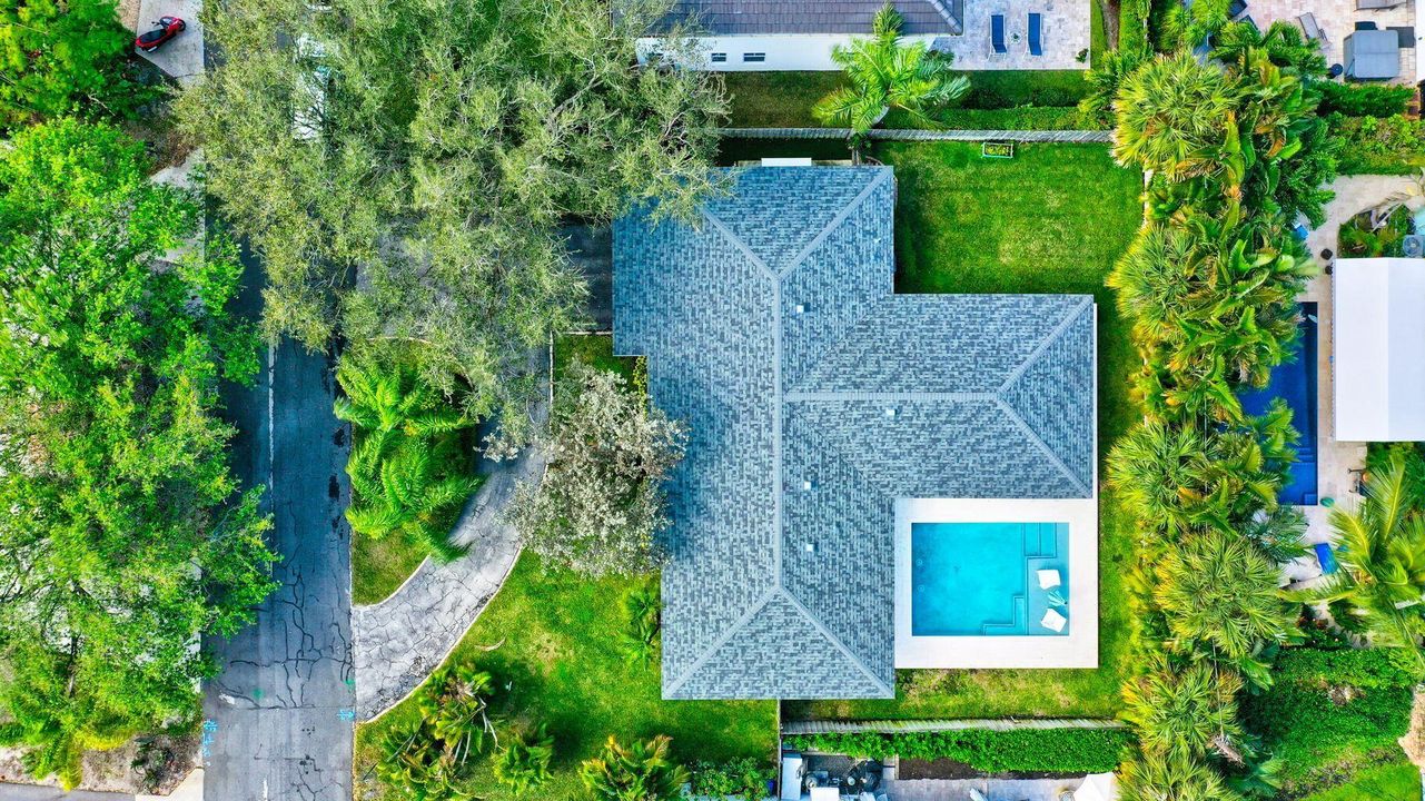 合同活跃: $6,700 (3 贝兹, 2 浴室, 1741 平方英尺)