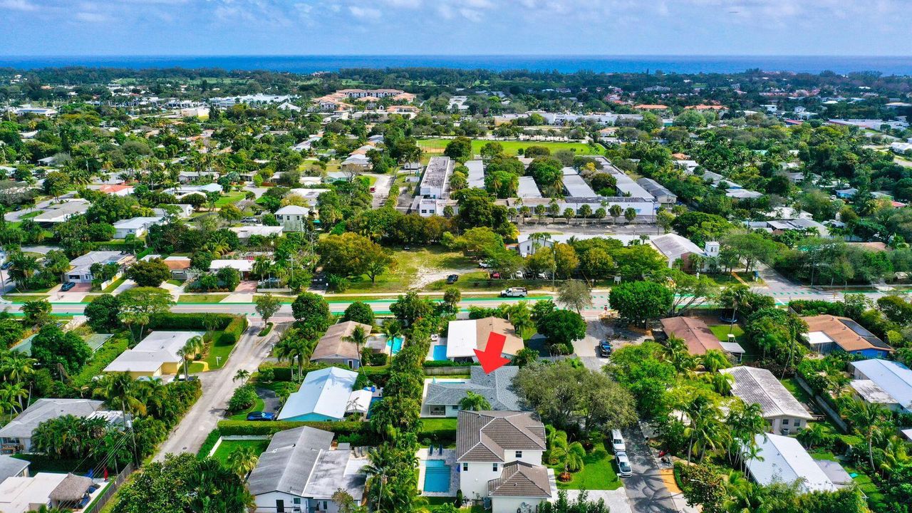 合同活跃: $6,700 (3 贝兹, 2 浴室, 1741 平方英尺)