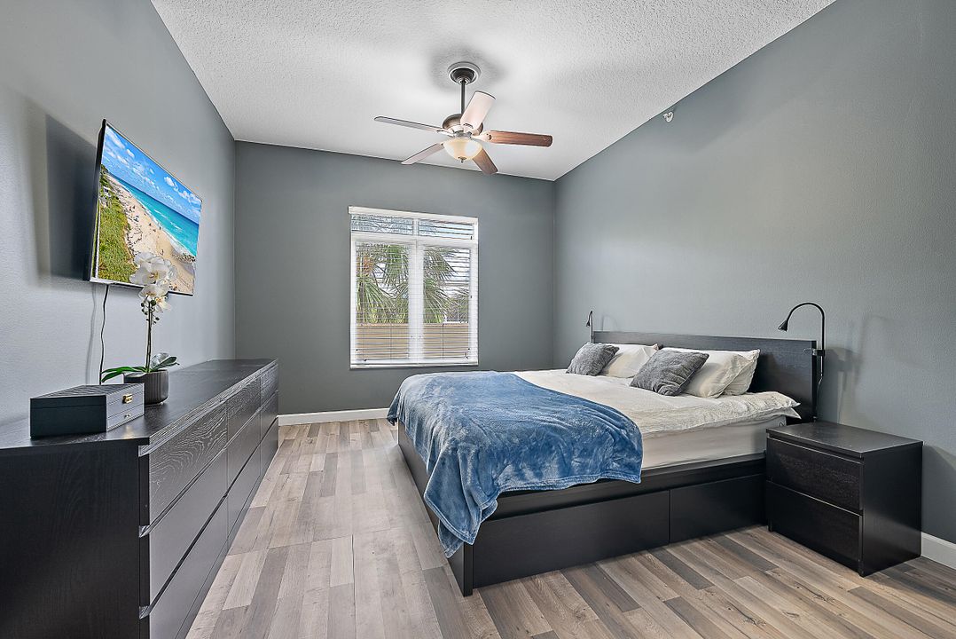 Active With Contract: $375,000 (2 beds, 2 baths, 1131 Square Feet)