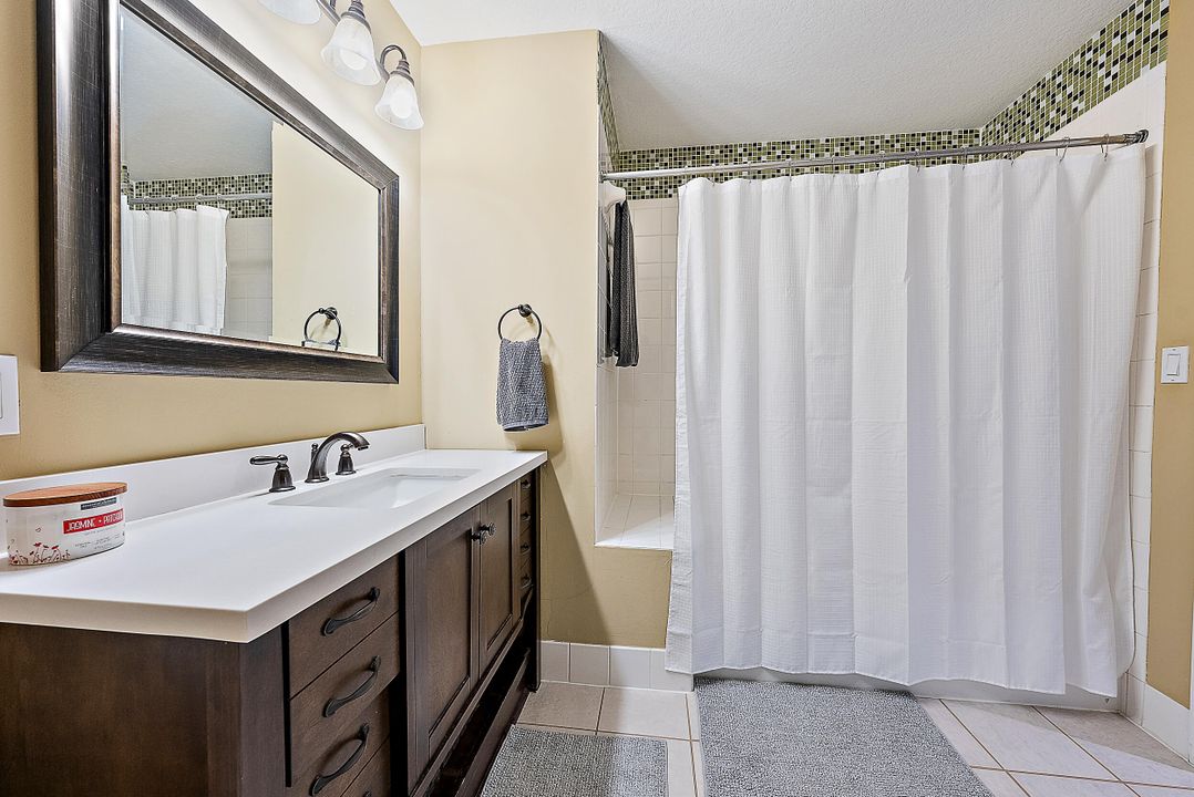 Active With Contract: $375,000 (2 beds, 2 baths, 1131 Square Feet)