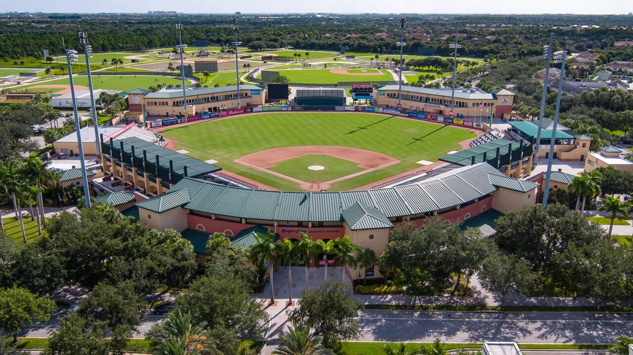 Active With Contract: $375,000 (2 beds, 2 baths, 1131 Square Feet)