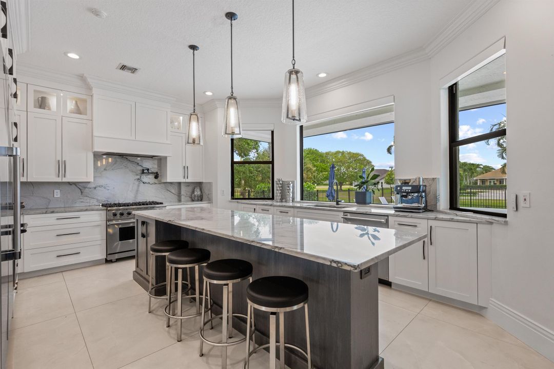 En Venta: $4,999,000 (6 camas, 6 baños, 5127 Pies cuadrados)