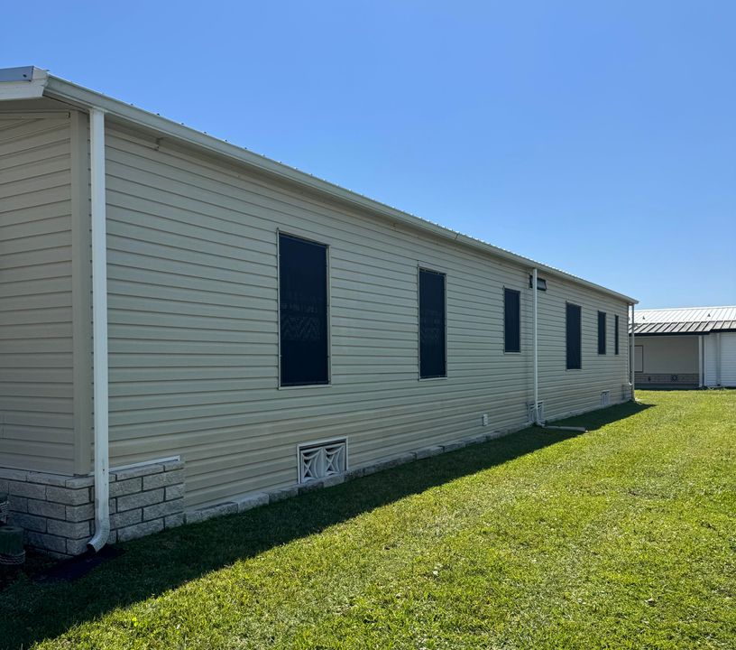 For Sale: $57,000 (2 beds, 2 baths, 1400 Square Feet)