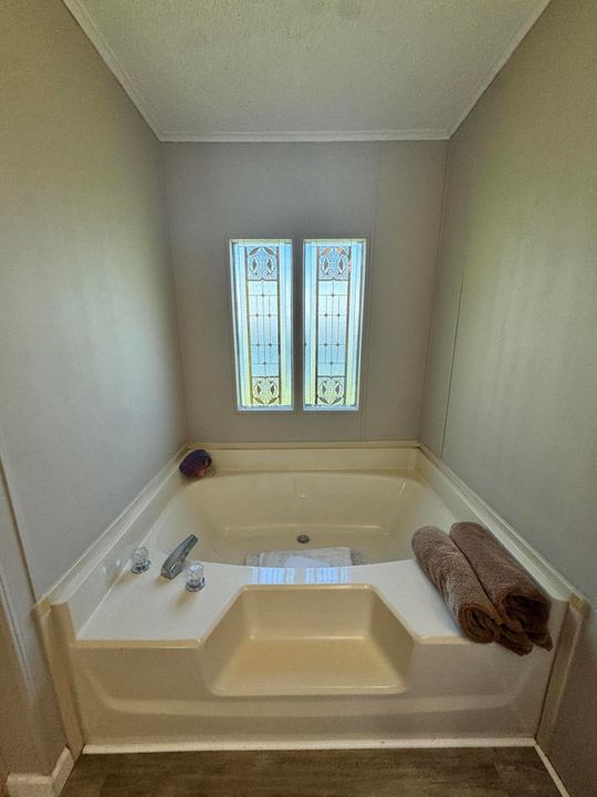 For Sale: $57,000 (2 beds, 2 baths, 1400 Square Feet)