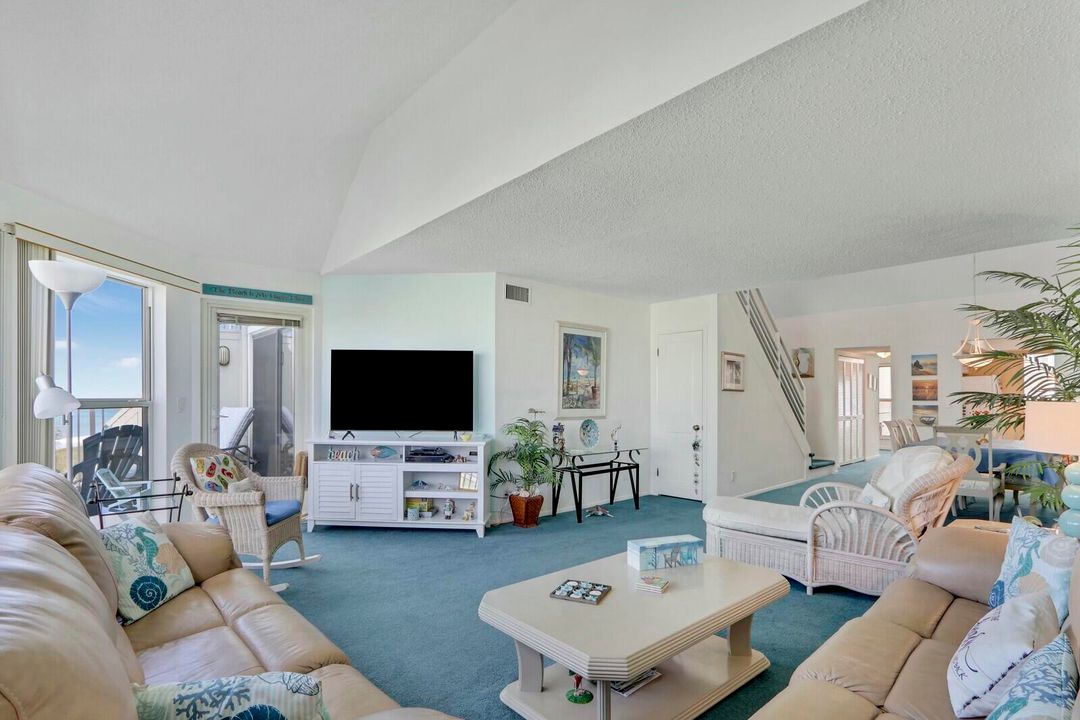 For Rent: $4,900 (2 beds, 2 baths, 1825 Square Feet)