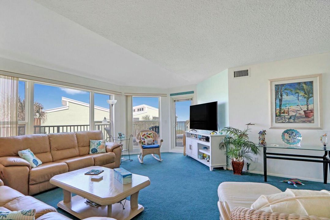 For Rent: $4,900 (2 beds, 2 baths, 1825 Square Feet)