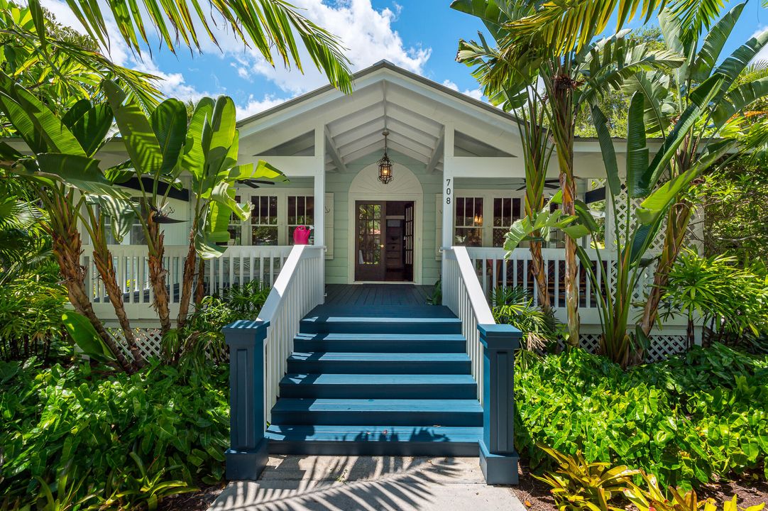 For Rent: $14,000 (4 beds, 3 baths, 2204 Square Feet)