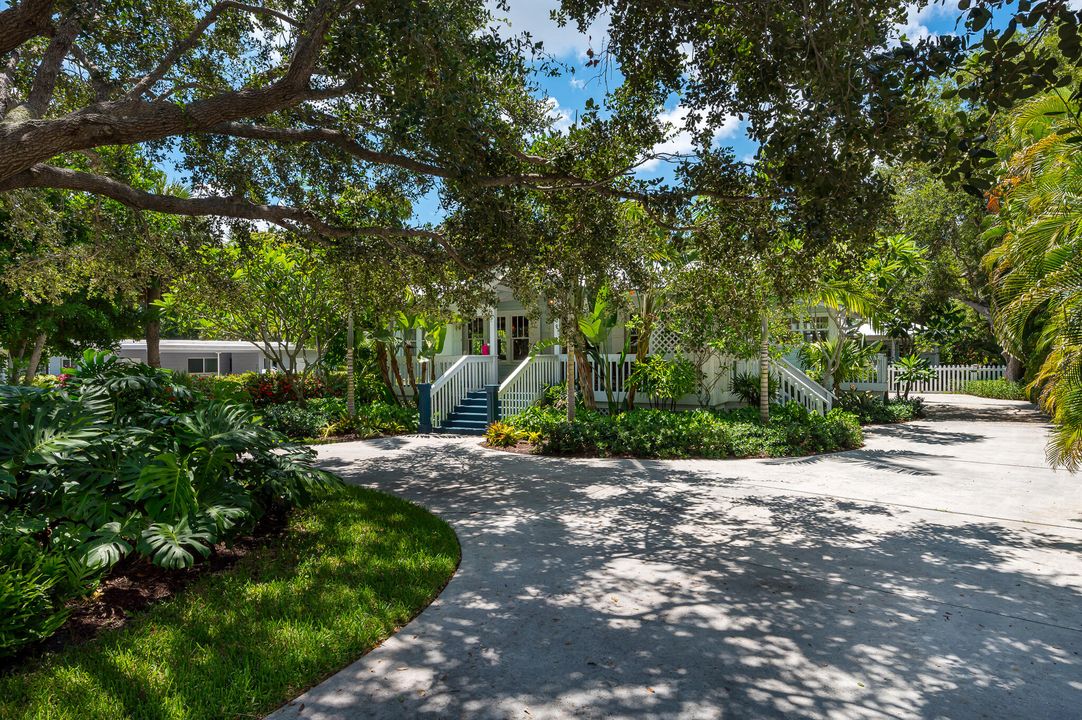 For Rent: $14,000 (4 beds, 3 baths, 2204 Square Feet)