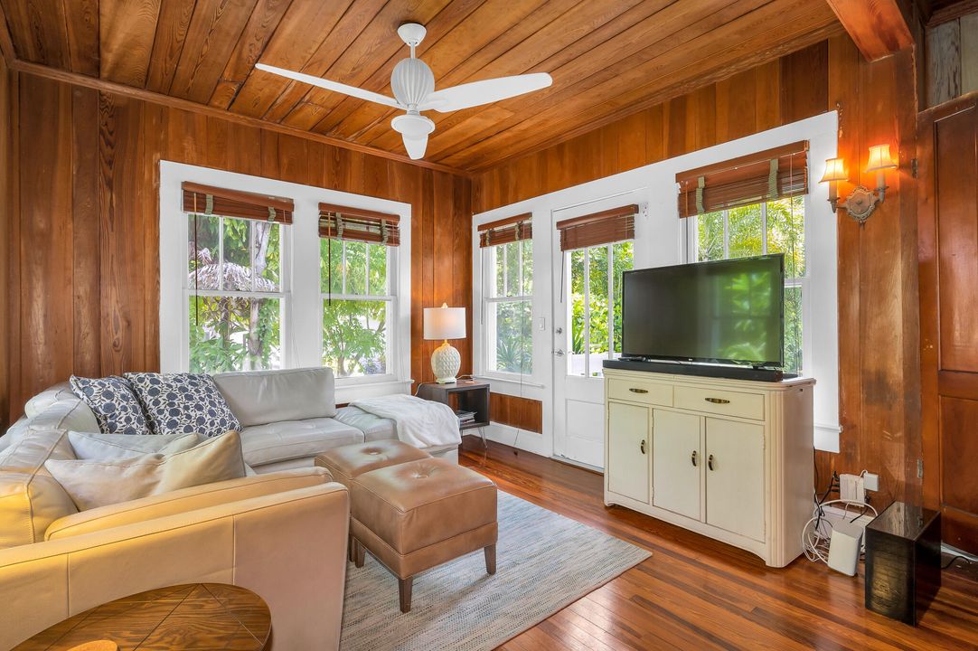 For Rent: $14,000 (4 beds, 3 baths, 2204 Square Feet)