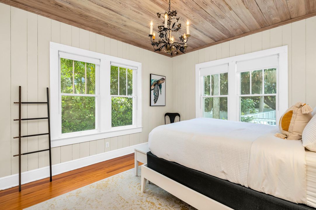 For Rent: $14,000 (4 beds, 3 baths, 2204 Square Feet)