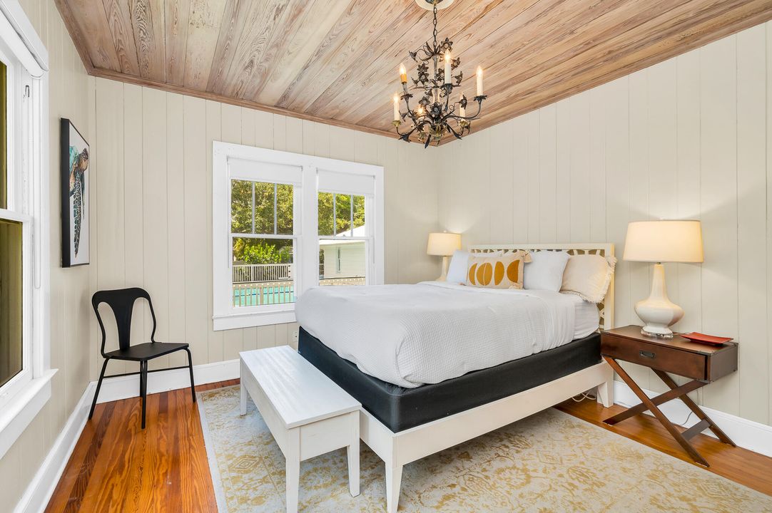 For Rent: $14,000 (4 beds, 3 baths, 2204 Square Feet)