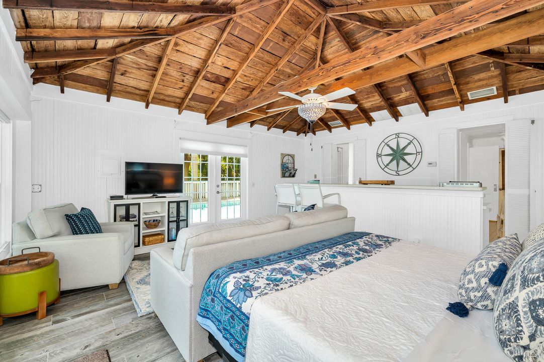 For Rent: $14,000 (4 beds, 3 baths, 2204 Square Feet)