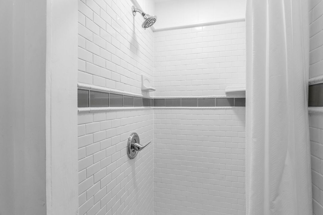 For Rent: $14,000 (4 beds, 3 baths, 2204 Square Feet)