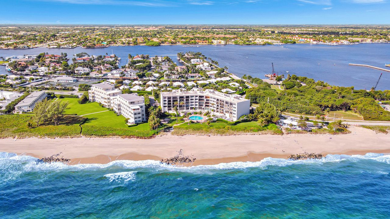 For Sale: $1,395,000 (2 beds, 2 baths, 1519 Square Feet)