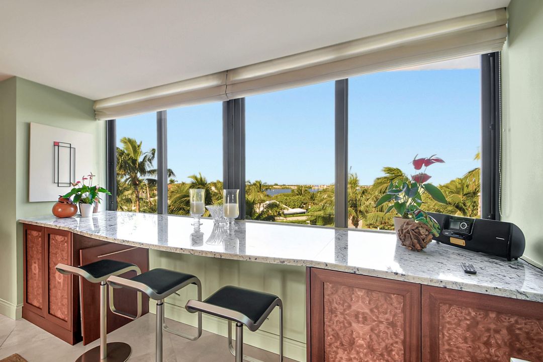 For Sale: $1,395,000 (2 beds, 2 baths, 1519 Square Feet)