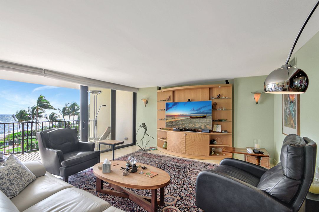 For Sale: $1,395,000 (2 beds, 2 baths, 1519 Square Feet)