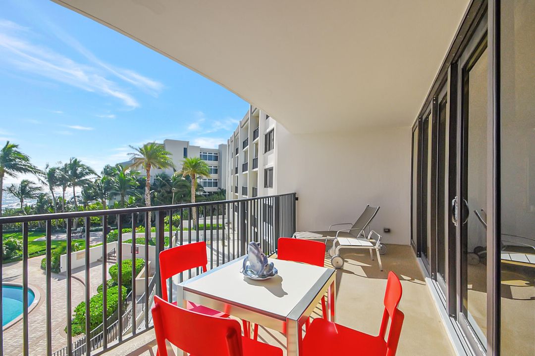 For Sale: $1,395,000 (2 beds, 2 baths, 1519 Square Feet)