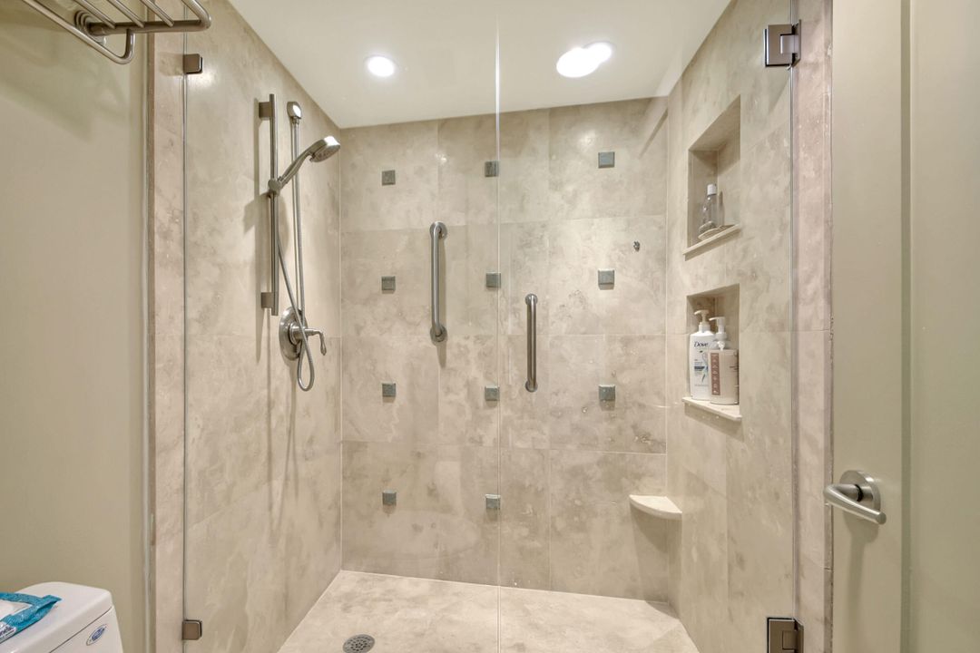 For Sale: $1,395,000 (2 beds, 2 baths, 1519 Square Feet)