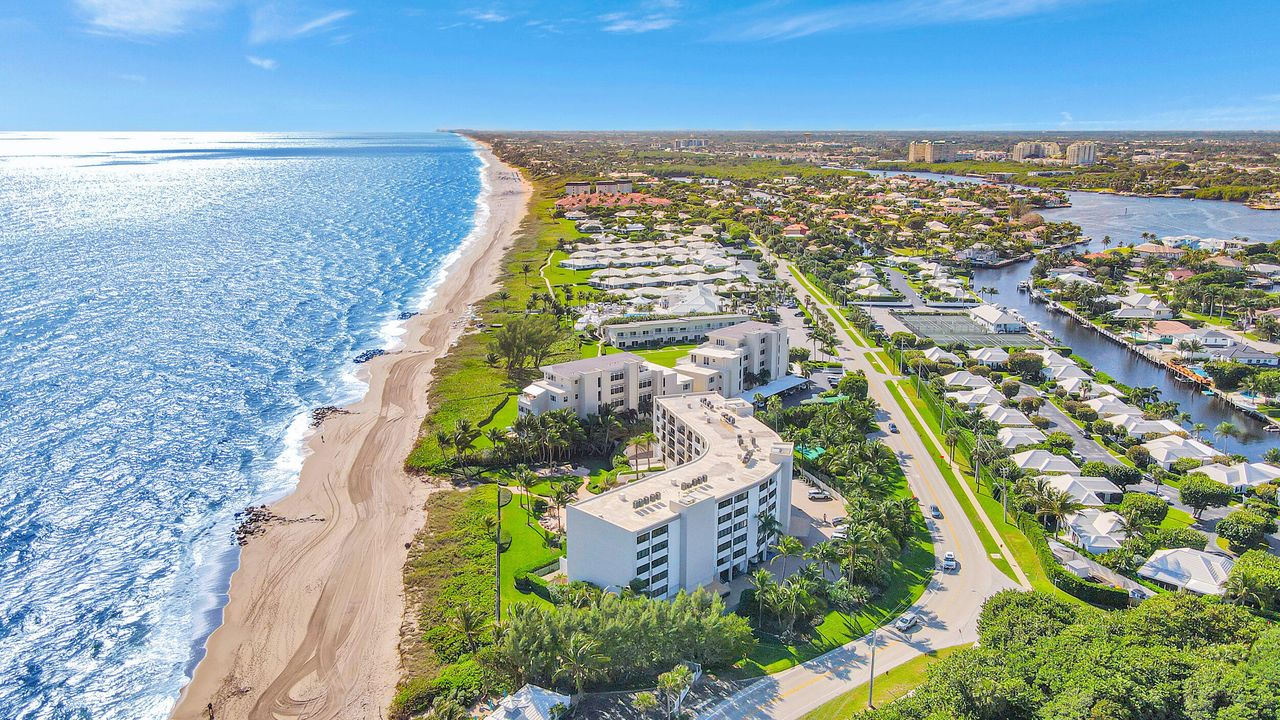 For Sale: $1,395,000 (2 beds, 2 baths, 1519 Square Feet)