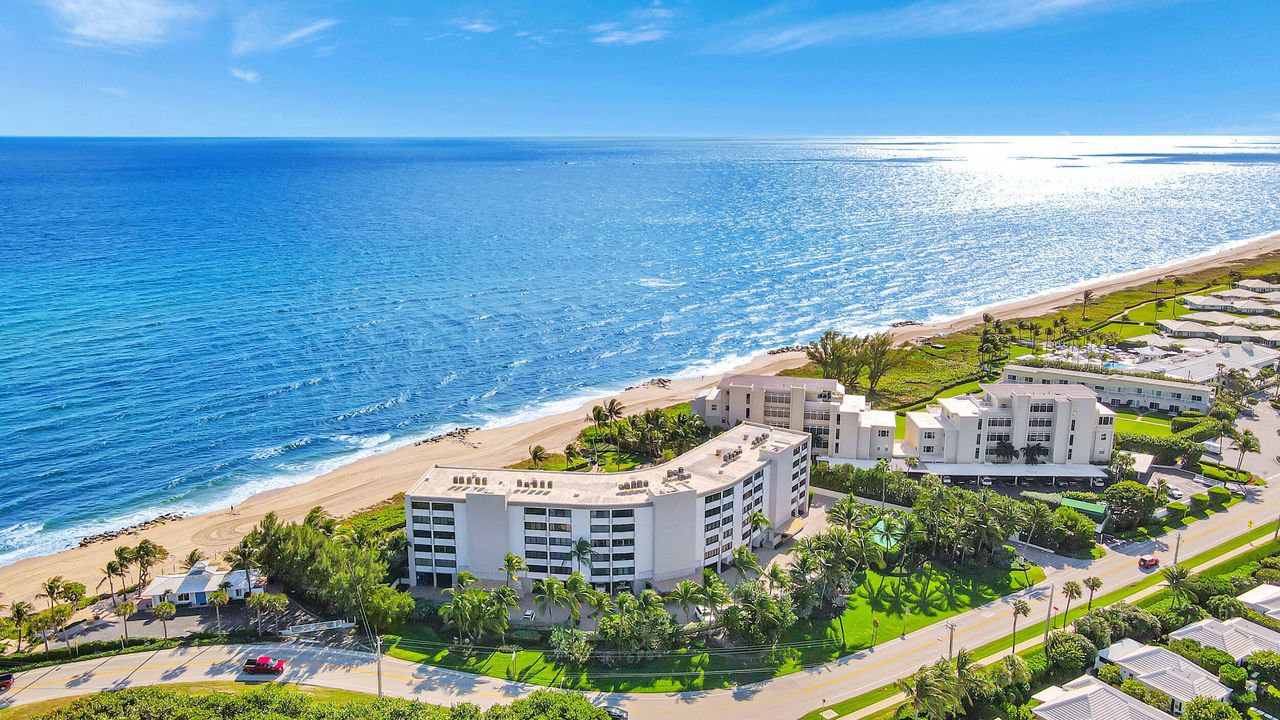 For Sale: $1,395,000 (2 beds, 2 baths, 1519 Square Feet)