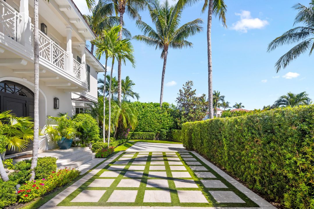 Active With Contract: $14,800,000 (4 beds, 5 baths, 4266 Square Feet)