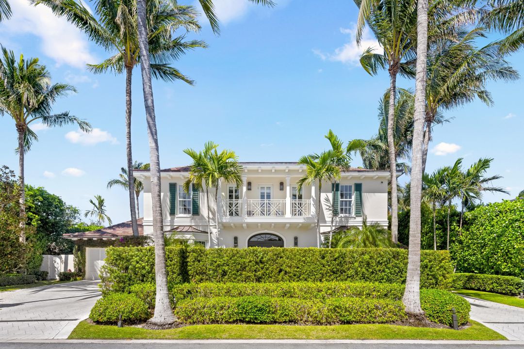 Active With Contract: $14,800,000 (4 beds, 5 baths, 4266 Square Feet)
