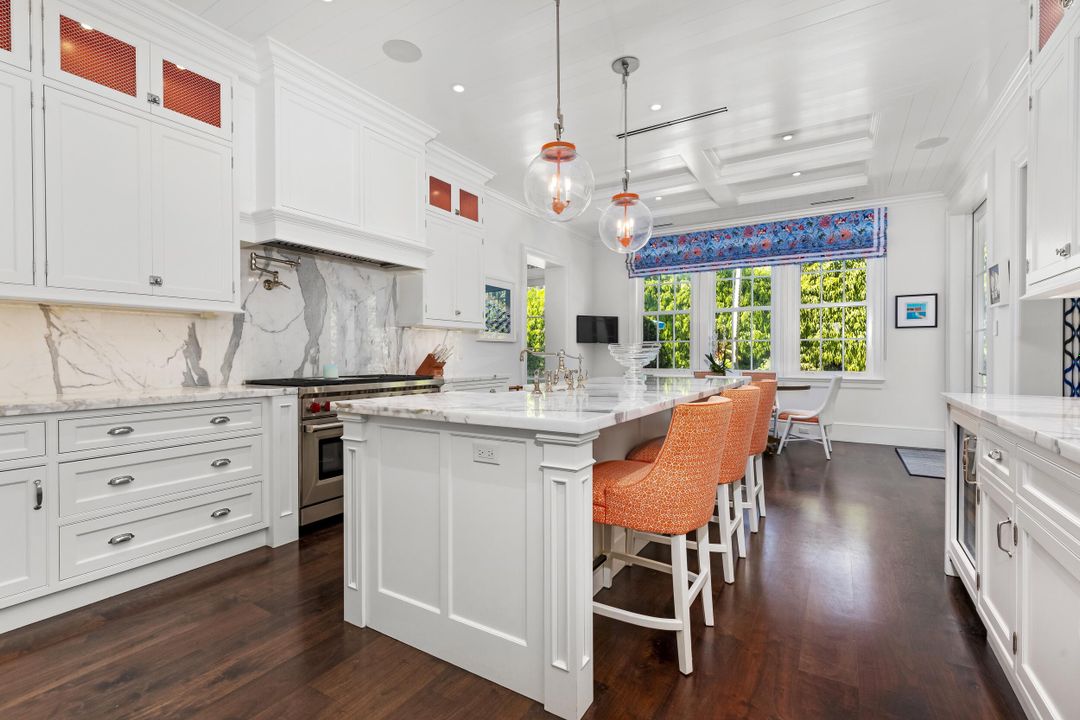 Active With Contract: $14,800,000 (4 beds, 5 baths, 4266 Square Feet)