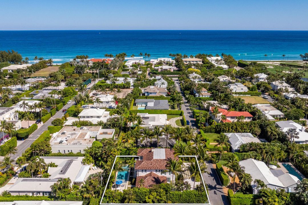 Active With Contract: $14,800,000 (4 beds, 5 baths, 4266 Square Feet)