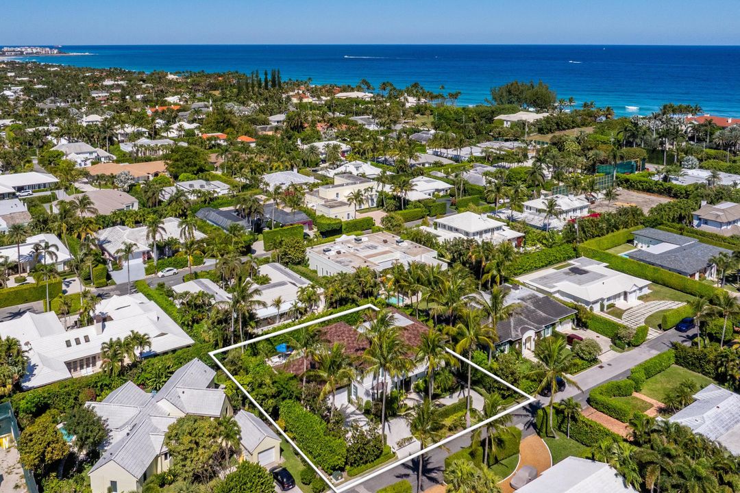 Active With Contract: $14,800,000 (4 beds, 5 baths, 4266 Square Feet)