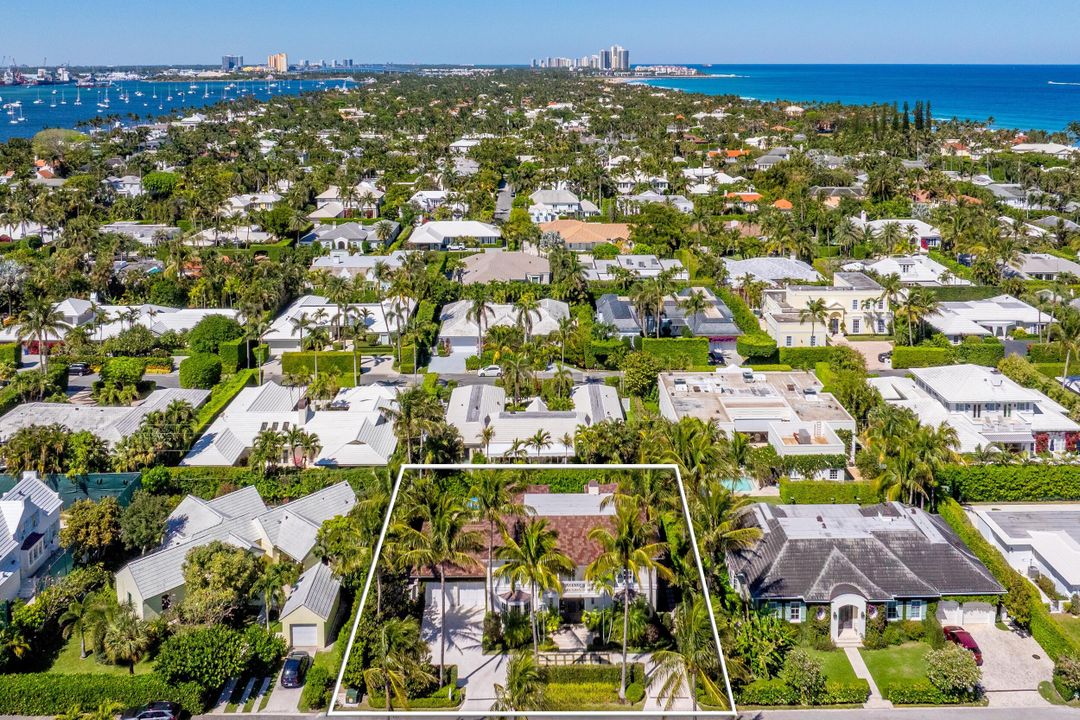 Active With Contract: $14,800,000 (4 beds, 5 baths, 4266 Square Feet)