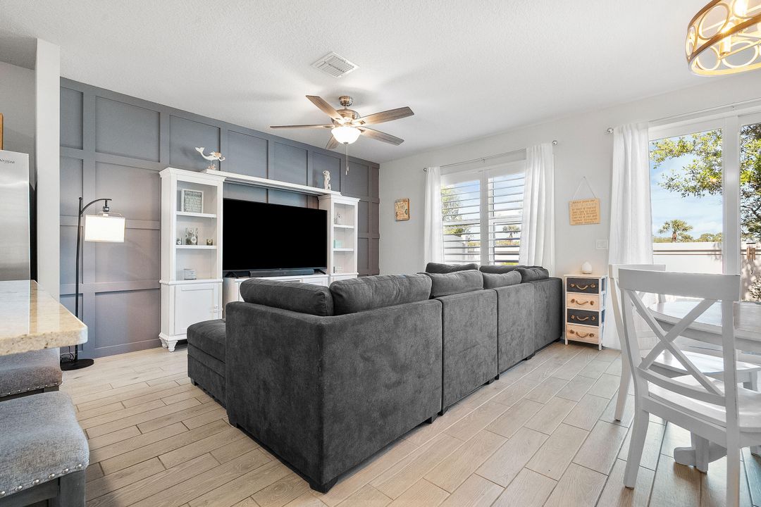 合同活跃: $360,000 (3 贝兹, 2 浴室, 1475 平方英尺)