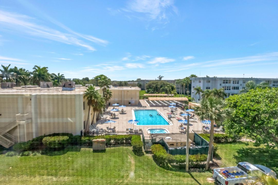 Active With Contract: $80,000 (1 beds, 1 baths, 754 Square Feet)