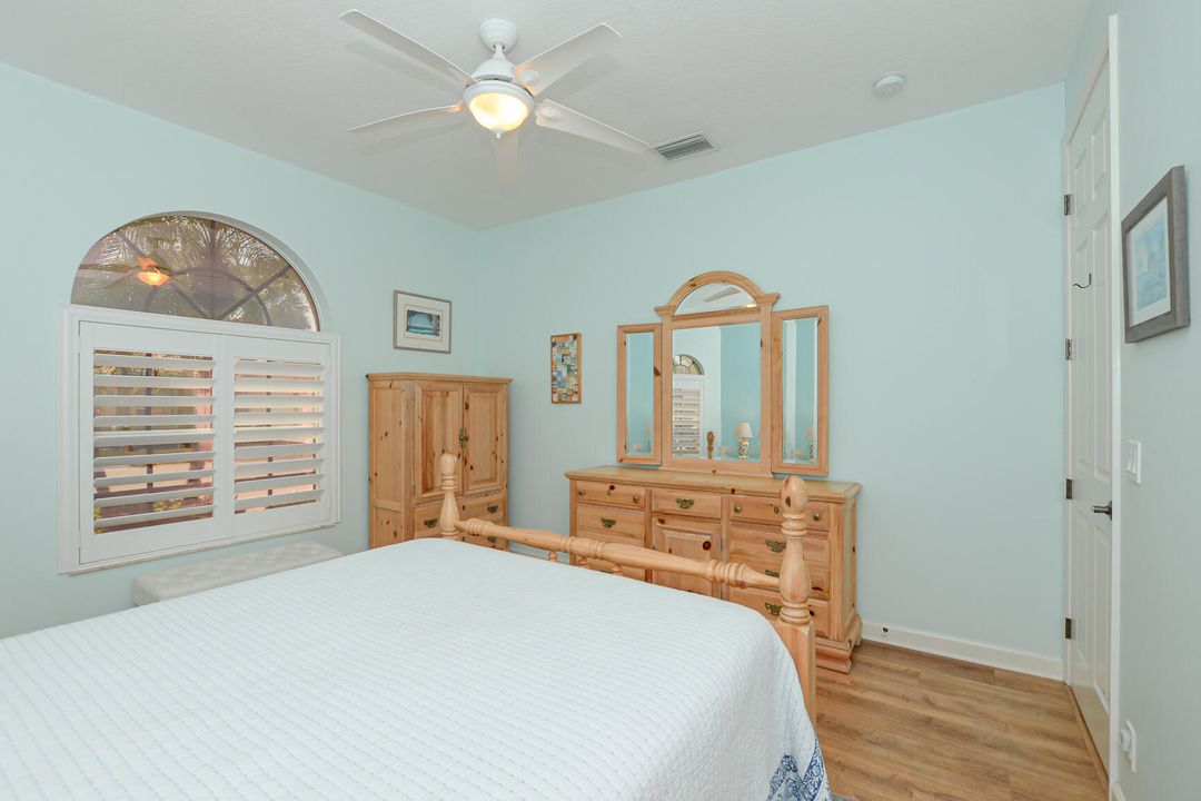 Под контрактом: $399,000 (2 спален, 2 ванн, 1751 Квадратных фут)